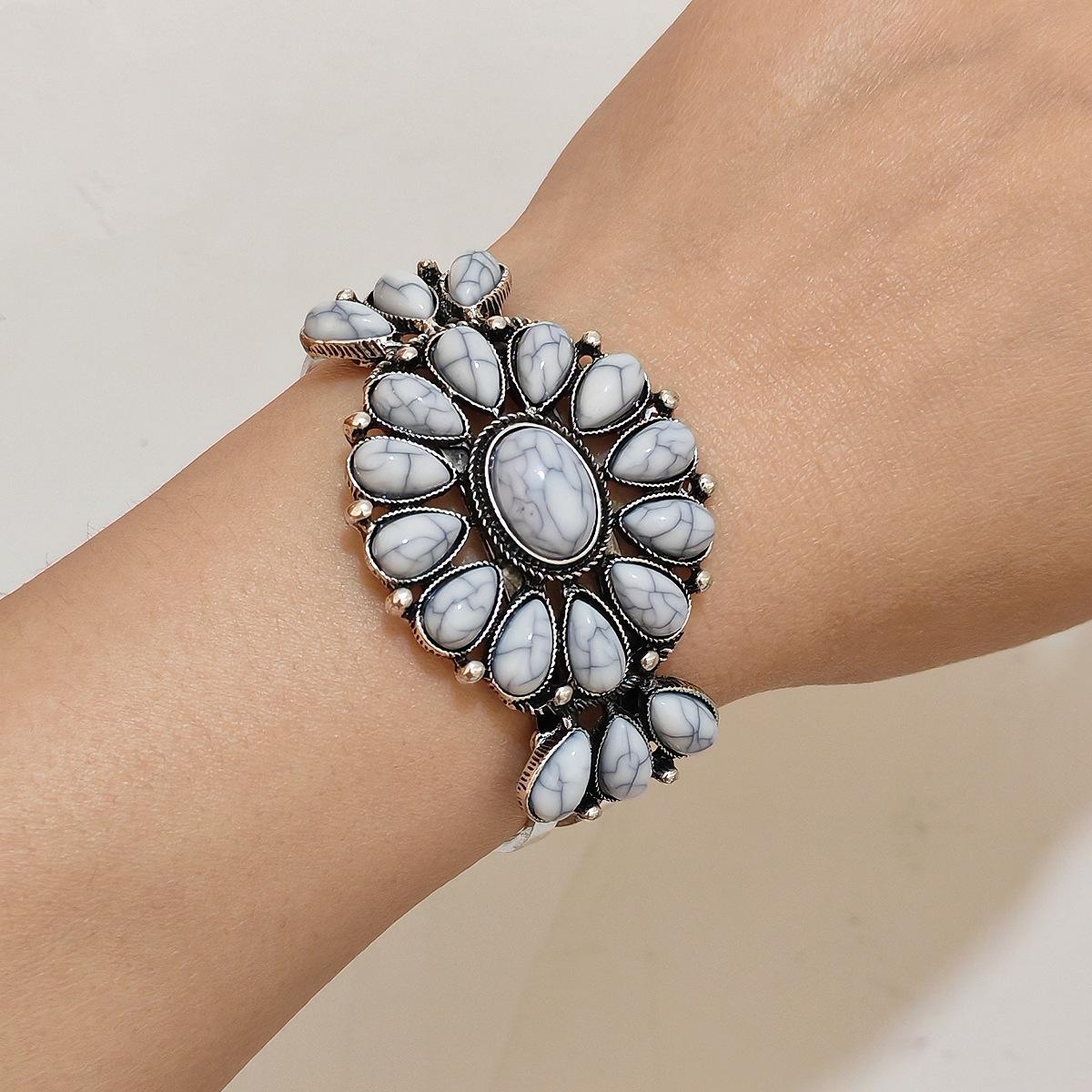 Stunning 5 Edition Western-Style Alloy Turquoise Open Bracelet | Adjustable Classic